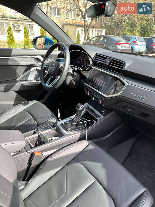 Позашляховик / Кросовер Audi Q3 2022 в Києві