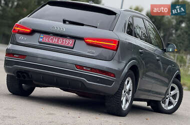 Внедорожник / Кроссовер Audi Q3 2015 в 