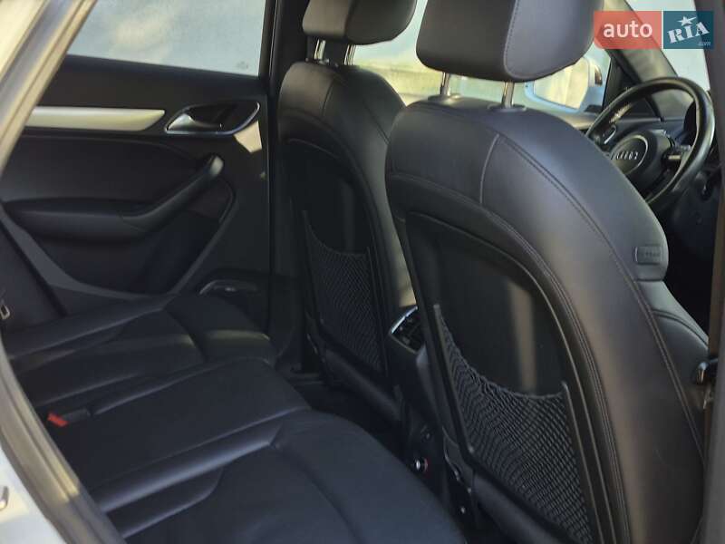 Внедорожник / Кроссовер Audi Q3 2016 в Львове