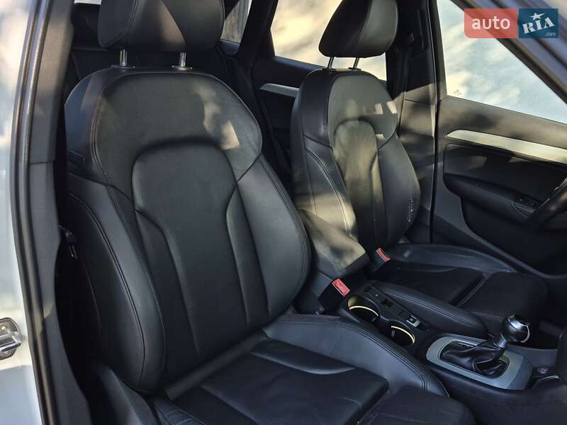Внедорожник / Кроссовер Audi Q3 2016 в Львове