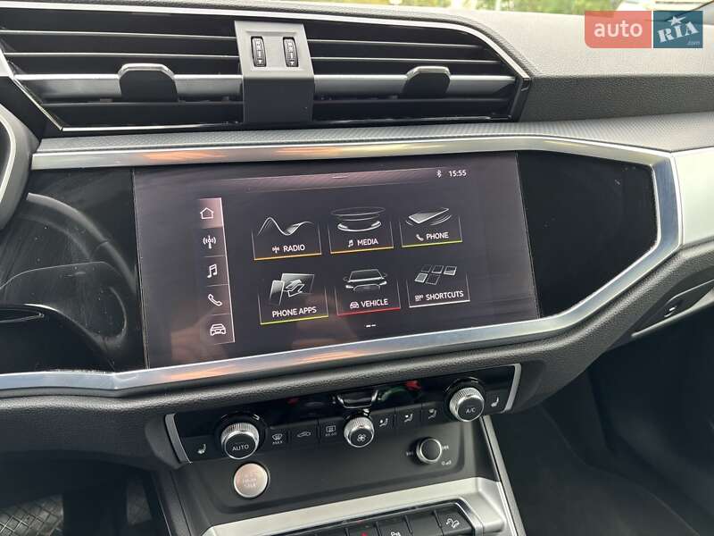 Внедорожник / Кроссовер Audi Q3 2020 в Каменец-Подольском