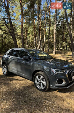 Внедорожник / Кроссовер Audi Q3 2019 в 