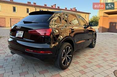 Позашляховик / Кросовер Audi Q3 2018 в 