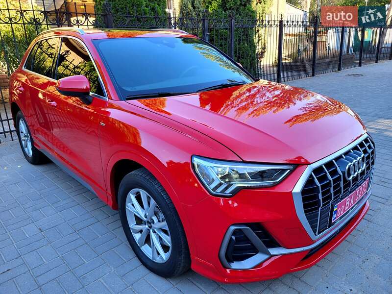 Внедорожник / Кроссовер Audi Q3 2022 в Запорожье