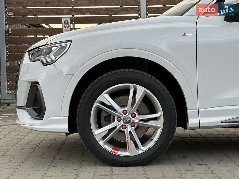 Позашляховик / Кросовер Audi Q3 2020 в Стрию