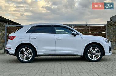 Внедорожник / Кроссовер Audi Q3 2020 в 