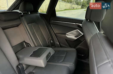 Внедорожник / Кроссовер Audi Q3 2020 в 