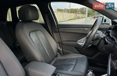 Внедорожник / Кроссовер Audi Q3 2020 в 
