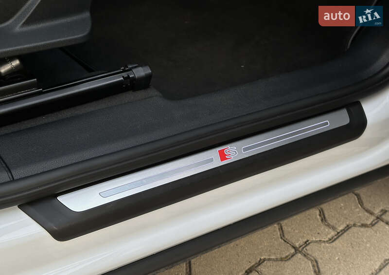 Позашляховик / Кросовер Audi Q3 2020 в Стрию