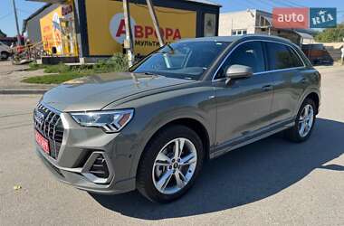 Позашляховик / Кросовер Audi Q3 2024 в 