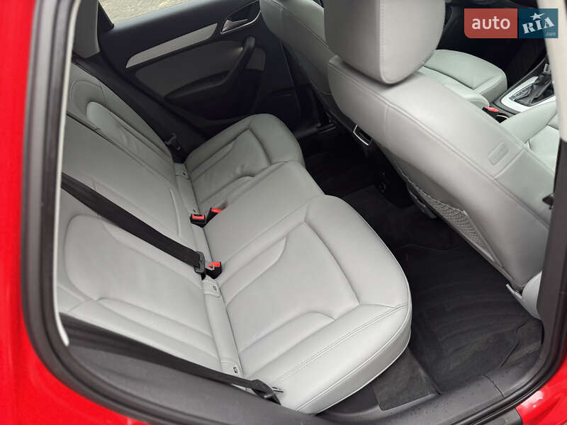 Внедорожник / Кроссовер Audi Q3 2016 в Черновцах
