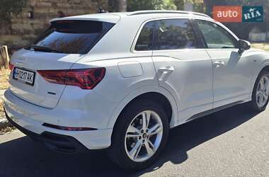Внедорожник / Кроссовер Audi Q3 2022 в 