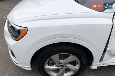 Позашляховик / Кросовер Audi Q3 2021 в 