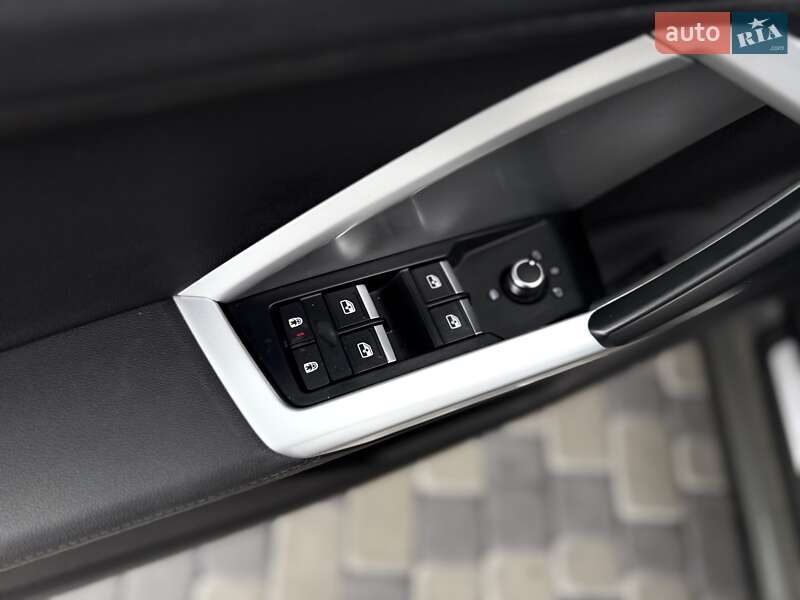 Позашляховик / Кросовер Audi Q3 2020 в Львові