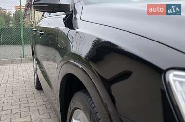 Позашляховик / Кросовер Audi Q3 2016 в 