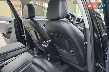 Позашляховик / Кросовер Audi Q3 2016 в 