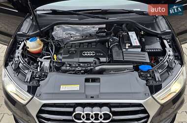 Позашляховик / Кросовер Audi Q3 2016 в 