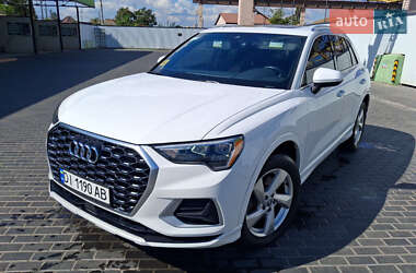 Внедорожник / Кроссовер Audi Q3 2019 в 