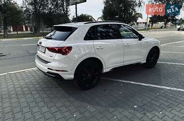 Позашляховик / Кросовер Audi Q3 2019 в 