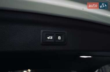 Позашляховик / Кросовер Audi Q3 2019 в 