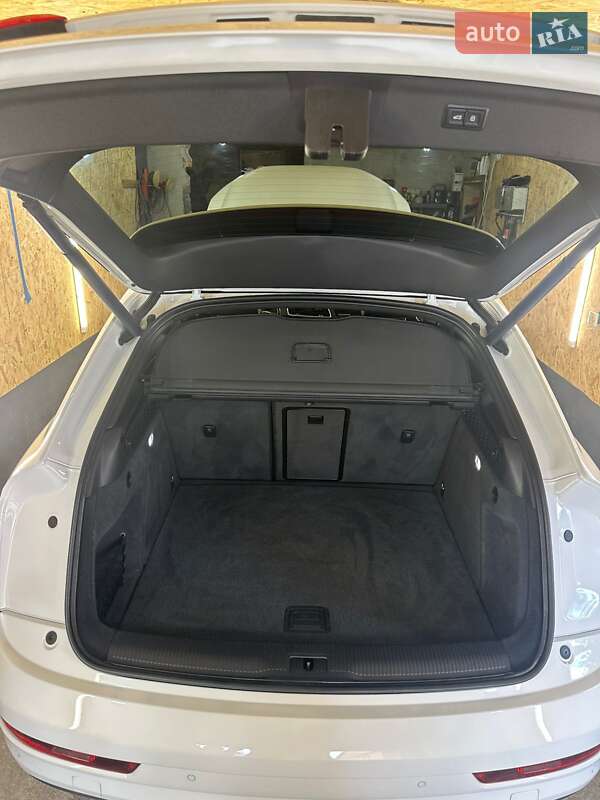 Внедорожник / Кроссовер Audi Q3 2016 в Дубно фото 5 Внедорожник / Кроссовер Audi Q3 2016 в Дубно