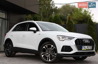 Позашляховик / Кросовер Audi Q3 2020 в 