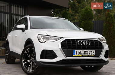Позашляховик / Кросовер Audi Q3 2020 в 