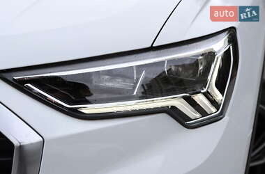Позашляховик / Кросовер Audi Q3 2020 в 