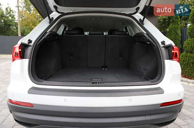 Позашляховик / Кросовер Audi Q3 2020 в 