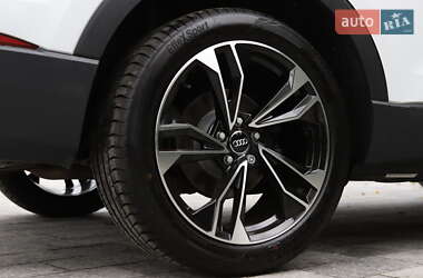 Позашляховик / Кросовер Audi Q3 2020 в 