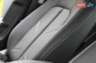 Позашляховик / Кросовер Audi Q3 2020 в 
