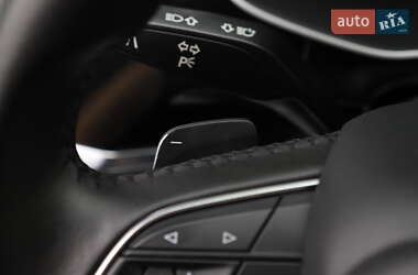 Позашляховик / Кросовер Audi Q3 2020 в 