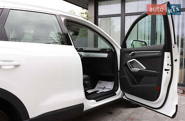 Позашляховик / Кросовер Audi Q3 2020 в 