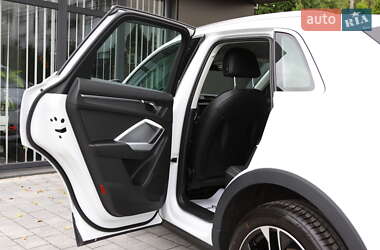 Позашляховик / Кросовер Audi Q3 2020 в 