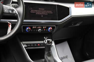 Позашляховик / Кросовер Audi Q3 2020 в 