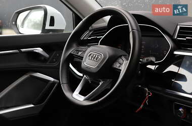 Позашляховик / Кросовер Audi Q3 2020 в 