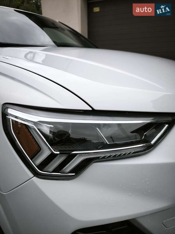 Внедорожник / Кроссовер Audi Q3 2021 в Черкассах
