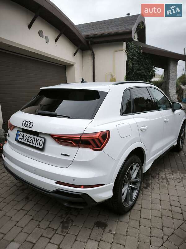 Внедорожник / Кроссовер Audi Q3 2021 в Черкассах
