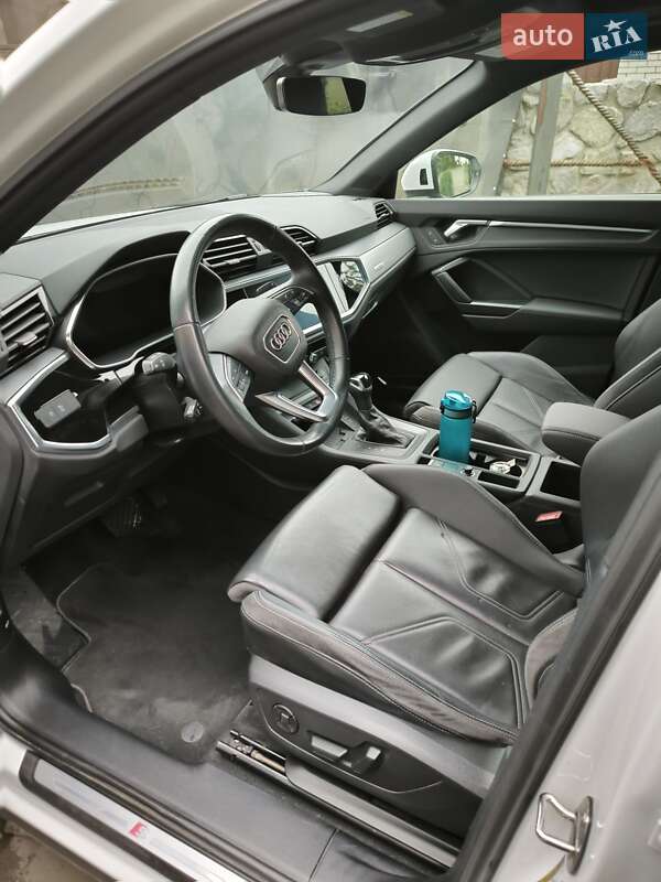 Внедорожник / Кроссовер Audi Q3 2021 в Черкассах