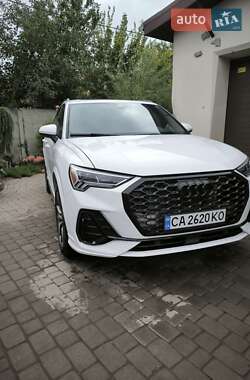 Внедорожник / Кроссовер Audi Q3 2021 в 