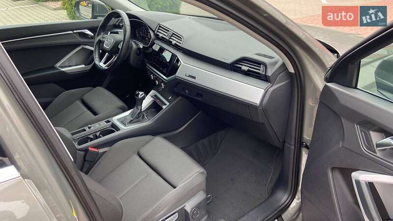 Внедорожник / Кроссовер Audi Q3 2020 в Хмельницком