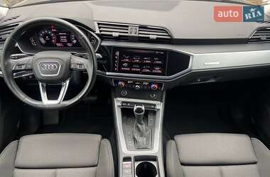 Внедорожник / Кроссовер Audi Q3 2020 в 