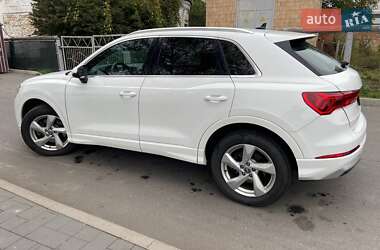 Внедорожник / Кроссовер Audi Q3 2020 в 