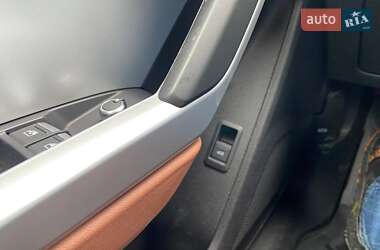 Внедорожник / Кроссовер Audi Q3 2020 в 