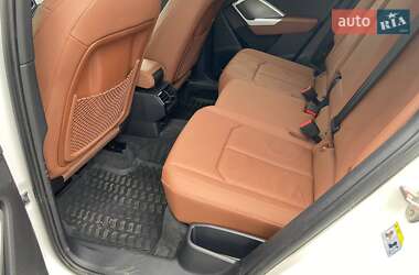 Внедорожник / Кроссовер Audi Q3 2020 в 