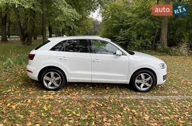 Внедорожник / Кроссовер Audi Q3 2015 в 