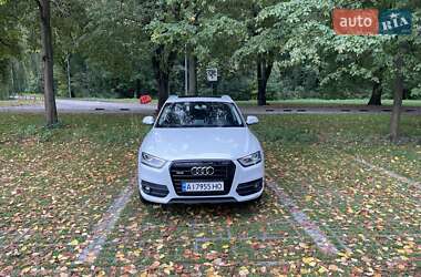 Внедорожник / Кроссовер Audi Q3 2015 в 