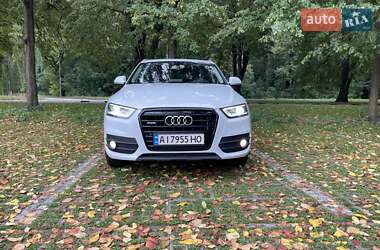 Внедорожник / Кроссовер Audi Q3 2015 в 