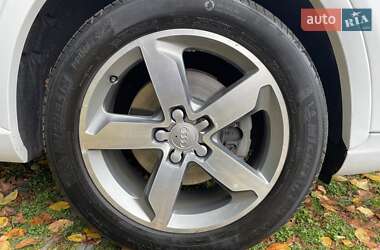 Внедорожник / Кроссовер Audi Q3 2015 в 