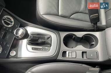 Внедорожник / Кроссовер Audi Q3 2015 в 